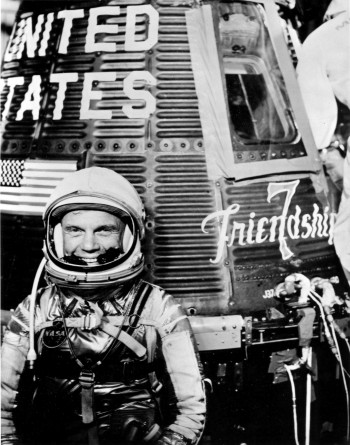 Glenn przed misją Mercury-Atlas 6.