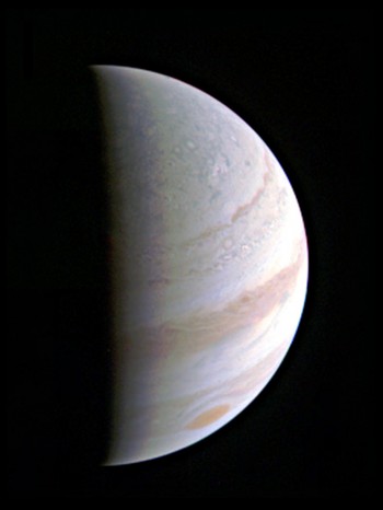 Widok na północny biegun Jowisza / Zdjęcie wykonane przez sondę Juno