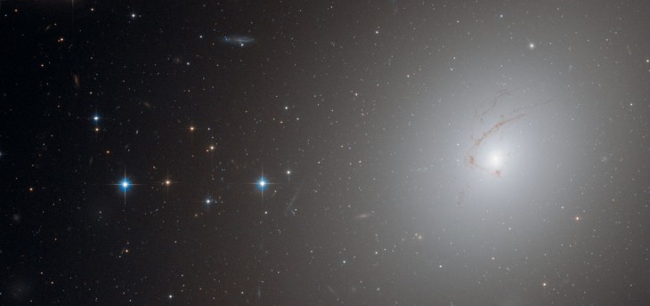 Zdjęcie NGC 4696 w Gromadzie Centaura