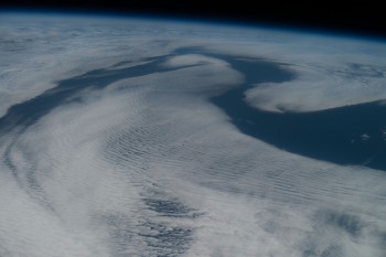 Chmury nad północno-wschodnim Oceanem Atlantyckim.