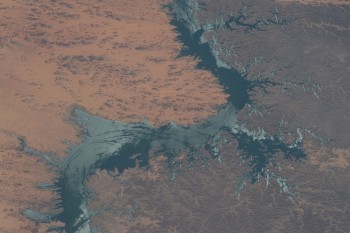 Jezioro Nasera w Egipcie.