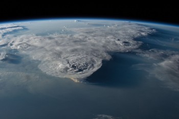 Burze nad Morzem Południowochińskim na zapierającym dech w piersiach obrazie z Międzynarodowej Stacji Kosmicznej.