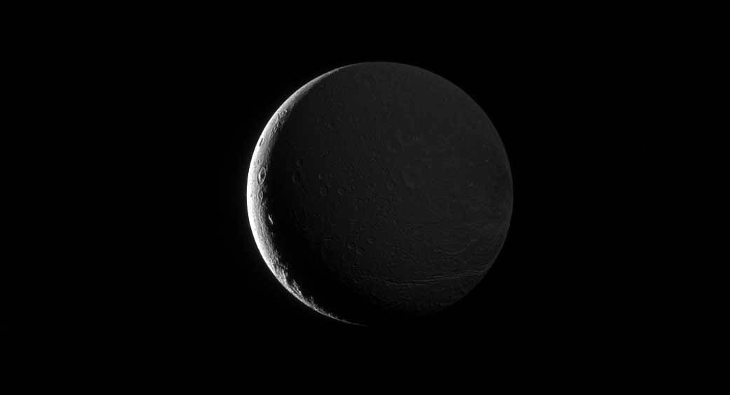 Dione - księżyc Saturna