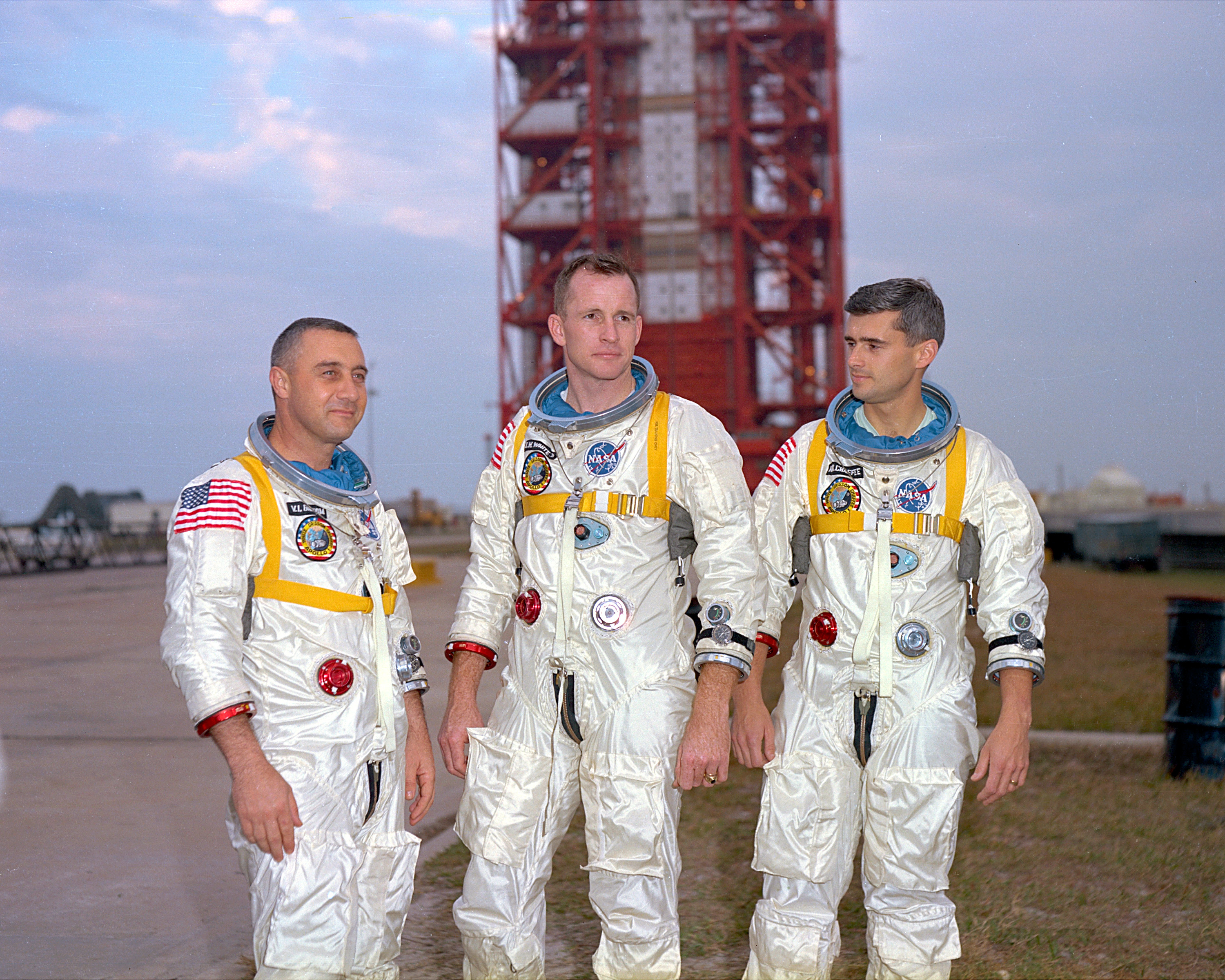 Załoga Apollo 1, od lewej: Grissom, White, Chaffee.