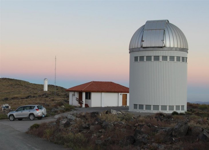 Kopula teleskopu OGLE wraz z domkiem obserwatora