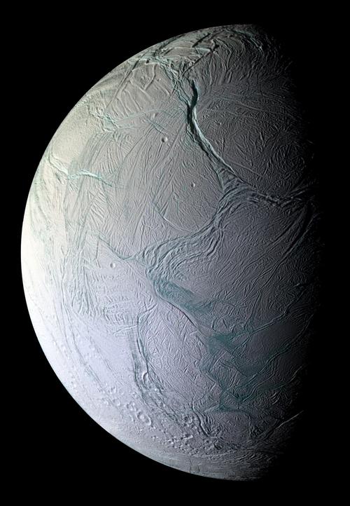 Enceladus - księżyc pełen tajemnic